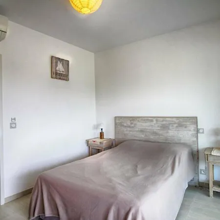 3 Pieces Avec Terrasse, A 350m De La Plage, Parking Et Clim - - Fr-1-63-260 Apartment Calvi (Corsica)