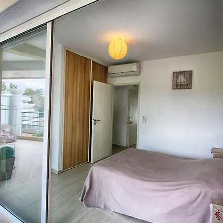 3 Pieces Avec Terrasse, A 350m De La Plage, Parking Et Clim - - Fr-1-63-260